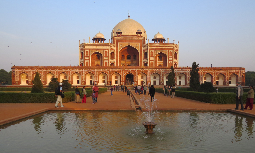 This image has an empty alt attribute; its file name is Humayun-Tomb.jpg